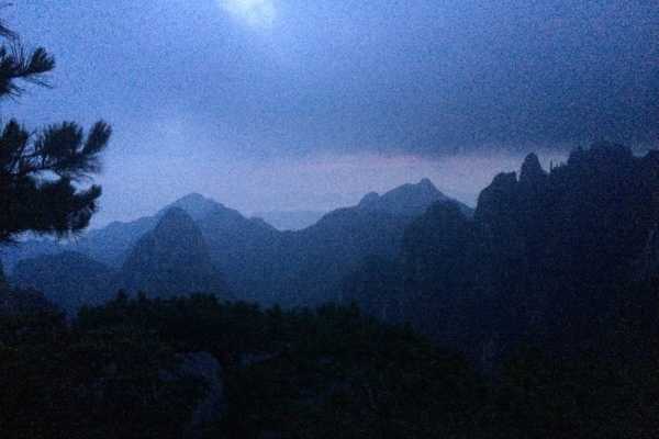 Daybreak at Huangshan Mountain