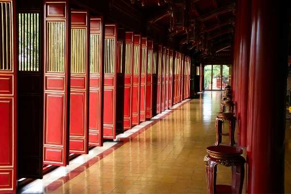 things to do in Hue thai hoah palace