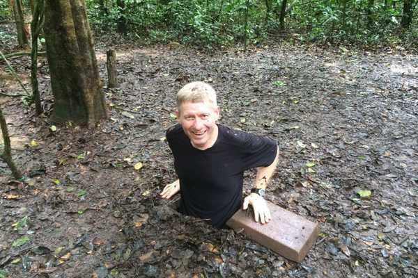 vietnam war sites getting into the cu chi tunnels