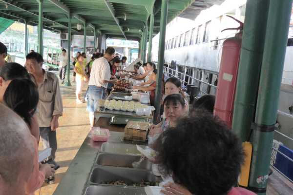 Food Vendors on the Yangtze River Cruise