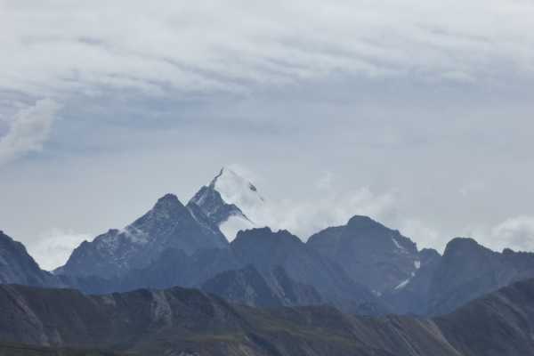 Scenery between Huanglong and Jiuzhaigou