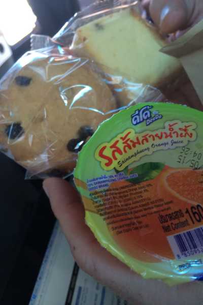 Cambodia to Thailand – snack packs on Bangkok bound bus