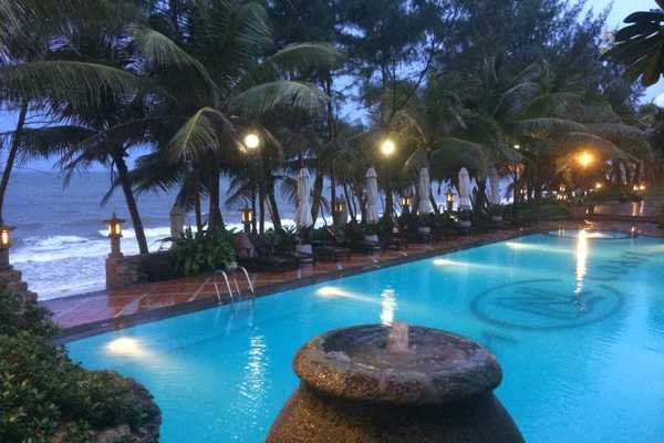 things to do in mui ne hotel pool