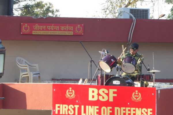 Wagah Border Closing Ceremony India Army Drummer