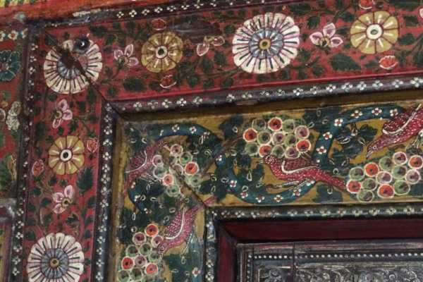 Mural on door surround at Tambekar Wada, Vadodara