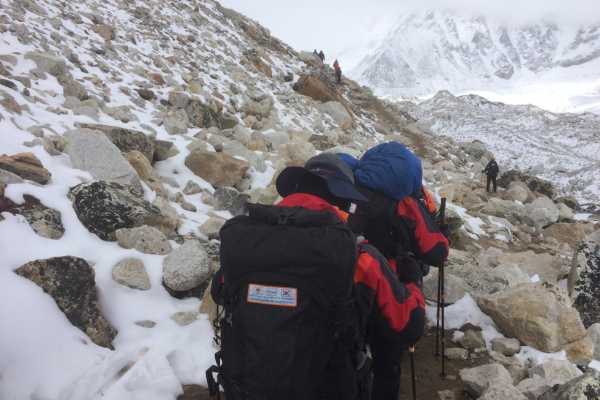 Blind climber on way to Everest Base Camp