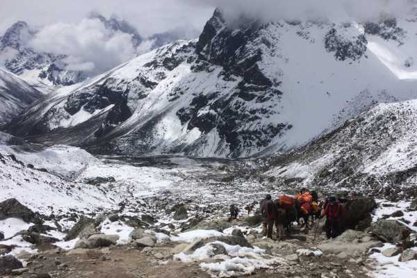 On the way to Thukla