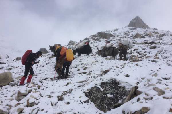 Slow trail conditions from Lobuche to Gorakshep