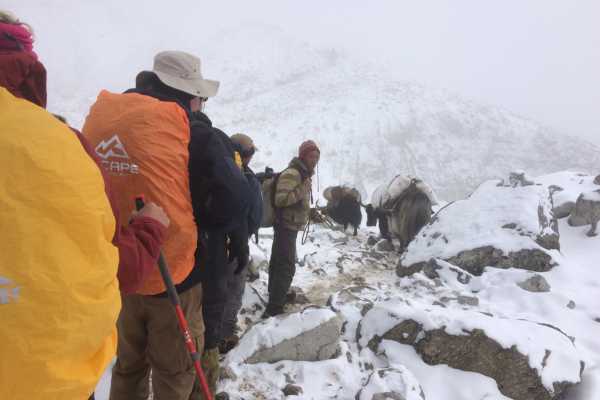 Slow trail conditions from Lobuche to Gorakshep