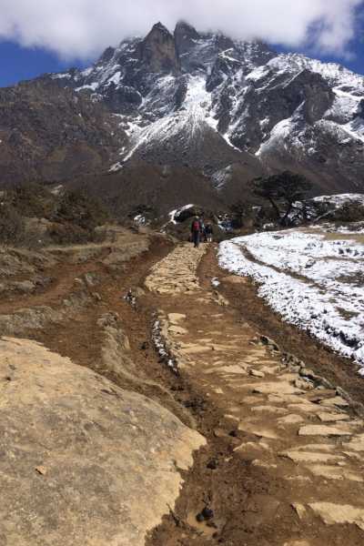 Trail to Khunde