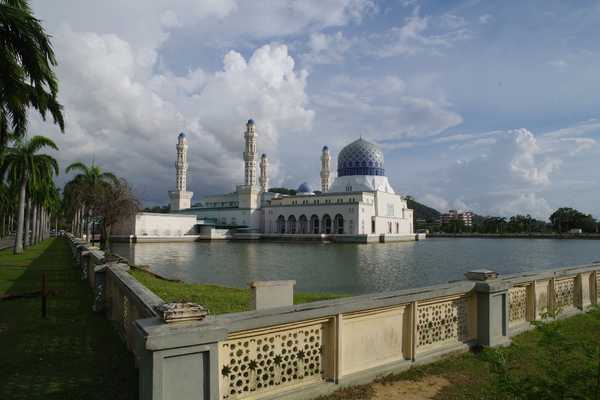 things to do in kota kinabalu city mosque