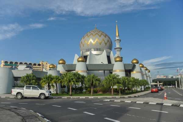 things to do in kota kinabalu state mosque
