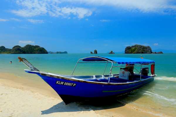 things to do on langkawi take a boat trip