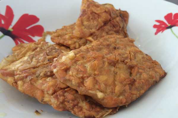 Fried Tempe with garlic and chilli