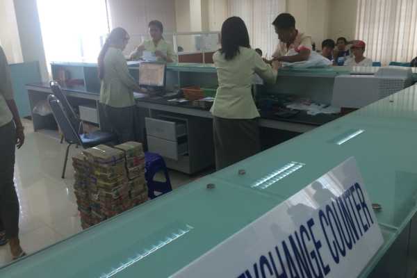 Immigration at Myawaddy - Mae Sot border
