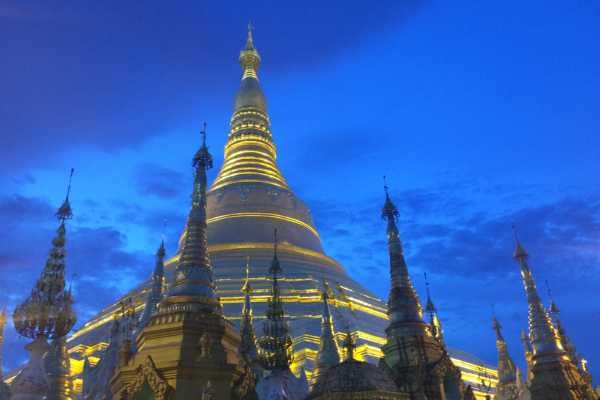 Shwedagon Pagoda, Yangon lit up at night