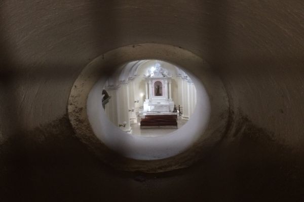 Round window view into Leon Cathedral