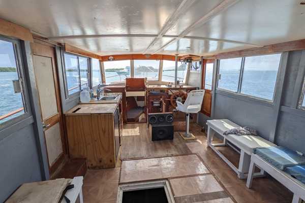 how to go from carriacou to union island inside MV Pride