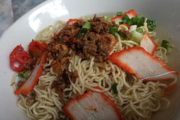 things to do in kuching eat kolo mee