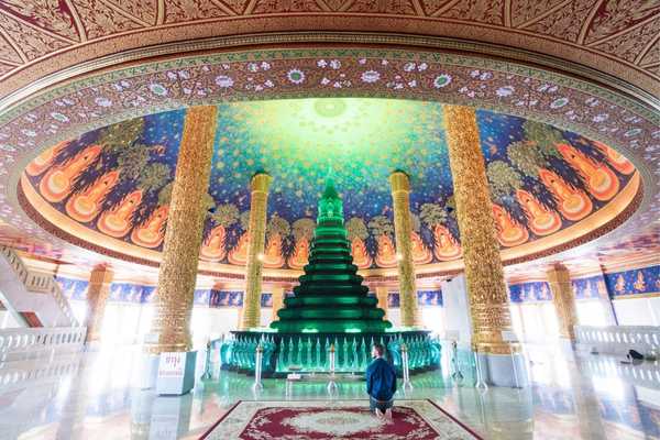bangkoks hidden gems wat pak nam