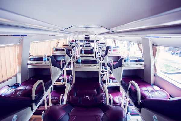 Vietnamese sleeper bus phong nha to hanoi