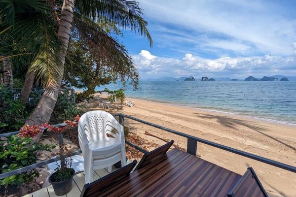 koh yao noi things to do dine on the beach