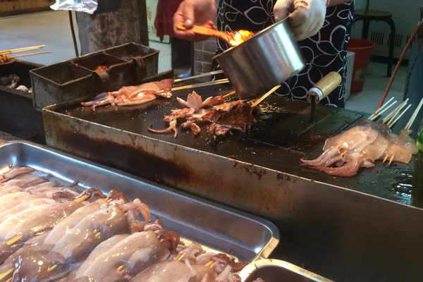 things to do in xian muslim quarter food street