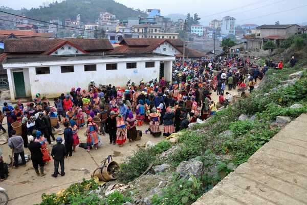 Bac Ha Market Sapa Trek