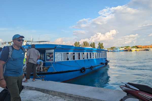 Dhiffushi Ferry arriving in Dhiffushi