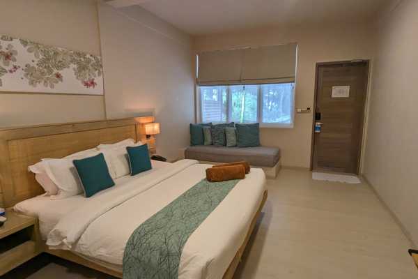 Malahini Kuda Bandos Resort Superior Room