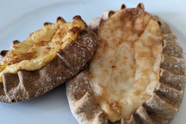 Karjalanpiirakka (rice pies)