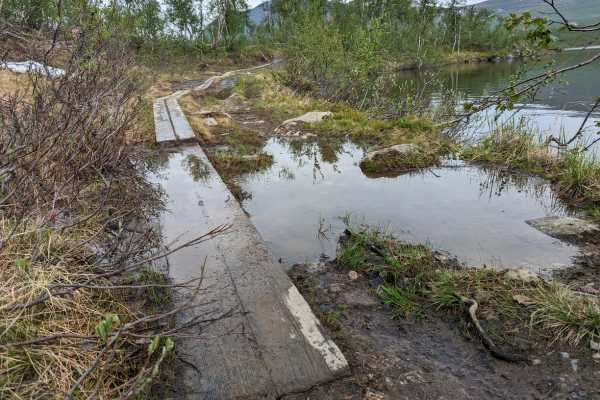 Trail underwater 3 Countries Cairn