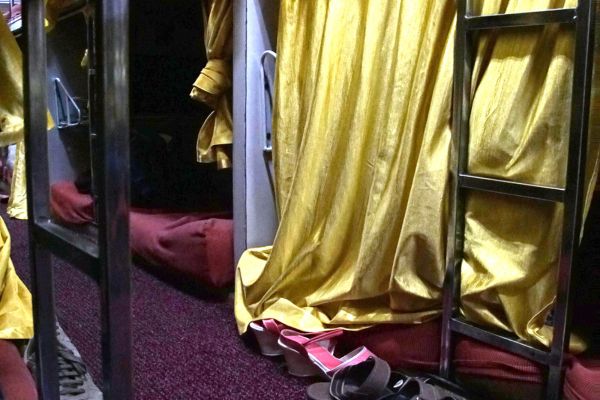 Sleeper Bus with Curtains