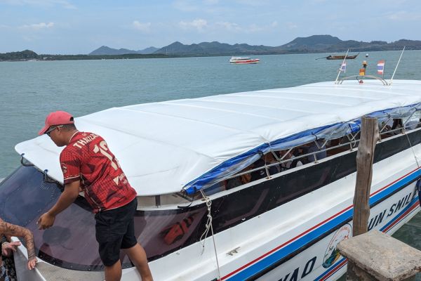 Speedboat arriving at Koh Yao Yai