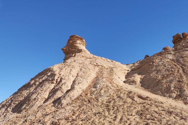 The neck of the camel Ong Jemel