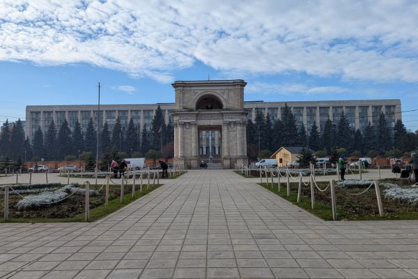 Victory Arch Chisinau