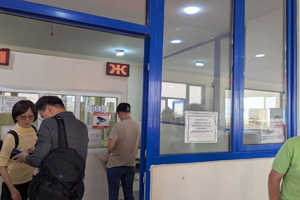 Toilets at the Cafe stop