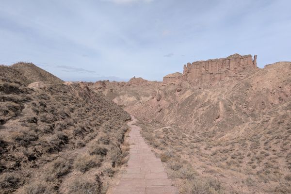 Stone Wall Phantom of the Louvre Binggou Danxia
