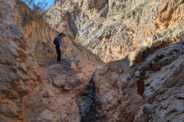 Hiking up the riverbed of Konorcheck Canyon