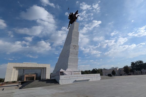 Statue of Manas in Ala Too Square Bishkek